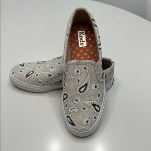 Keds  Beige and Black Paisley Slip-On Sneakers